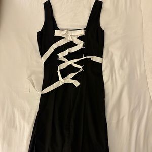 White House Black Market Size 2